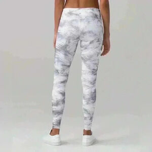 Lululemon Wunder Under Tight 28" Breeze By White Light Cast siz…